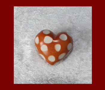 Oranges Herz aus Speckstein