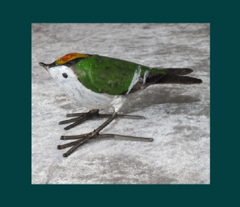 Vogelskulptur aus Blech und Draht 05