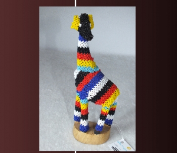 Tierskulpturen 23 | Giraffe aus Holz und Rocailles Perlen