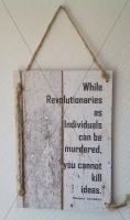 Holzschild | While Revolutionaries as ...