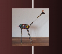Giraffe aus Draht und Perlen